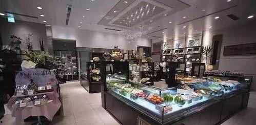 奢侈品店里吃瓜,一场高端消费的趣味插曲