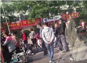 佛山撞车吃瓜群众,围观群众瞬间变身“吃瓜大军”